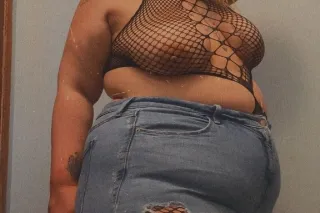 ya fav Snowbunny but in fishnets 👀👀👀 - Image 6